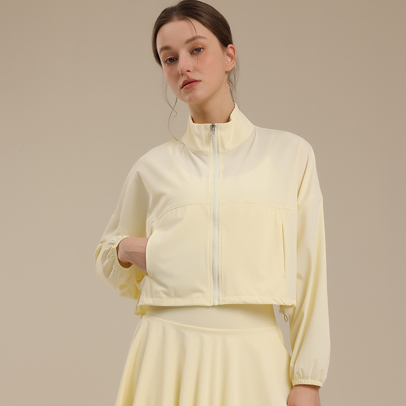 Σετ γιόγκα: ζακέτα-φούστα, διαπνοή νάιλον, UV-ανθεκτικό, γρήγορο στέγνωμα, υψηλός λαιμός, τσέπες, μακριά μανίκια, μήκος μανικιού 55–60 cm, μήκος φούστας 34–37 cm