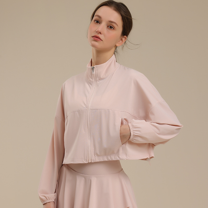 Σετ γιόγκα: ζακέτα-φούστα, διαπνοή νάιλον, UV-ανθεκτικό, γρήγορο στέγνωμα, υψηλός λαιμός, τσέπες, μακριά μανίκια, μήκος μανικιού 55–60 cm, μήκος φούστας 34–37 cm