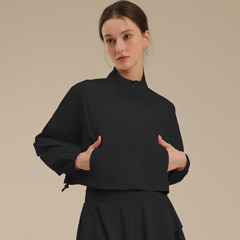 Σετ γιόγκα: ζακέτα-φούστα, διαπνοή νάιλον, UV-ανθεκτικό, γρήγορο στέγνωμα, υψηλός λαιμός, τσέπες, μακριά μανίκια, μήκος μανικιού 55–60 cm, μήκος φούστας 34–37 cm