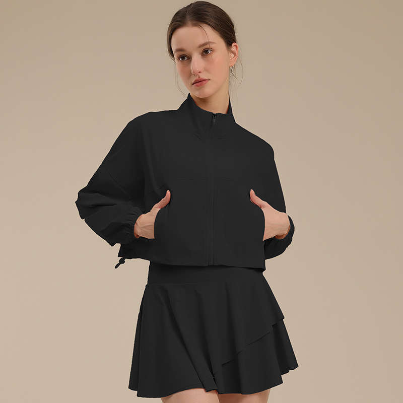 Σετ γιόγκα: ζακέτα-φούστα, διαπνοή νάιλον, UV-ανθεκτικό, γρήγορο στέγνωμα, υψηλός λαιμός, τσέπες, μακριά μανίκια, μήκος μανικιού 55–60 cm, μήκος φούστας 34–37 cm