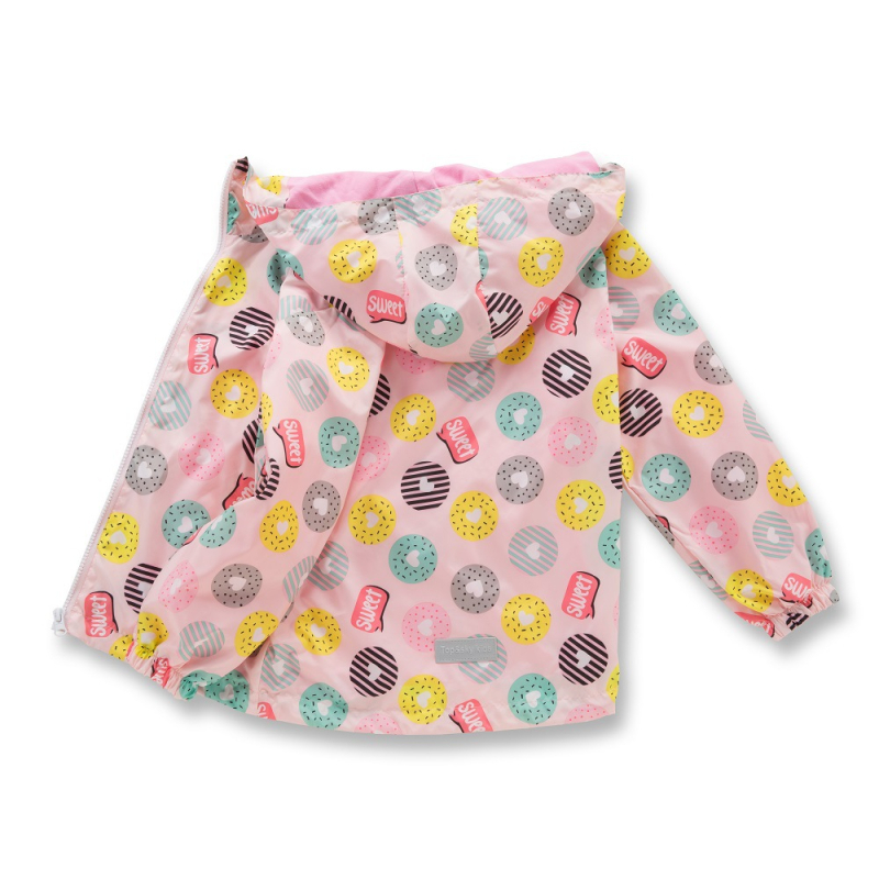 Meitenēm paredzēta ūdensnecaurlaidīga elpojoša ārējā jaka ar rāvējslēdzēju, fiksēta kapuce, kokvilnas oderējums, viegla