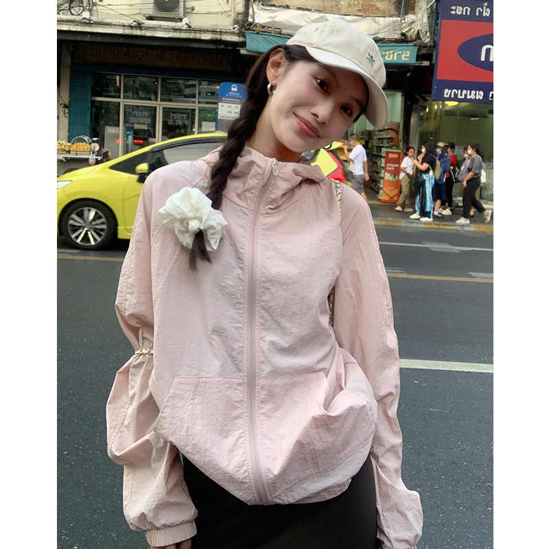 Яке за открито с качулка за слънцезащита, найлон, тънко и леко, свободна кройка, цип, дълги раглан ръкави (найлон; тънък; свободна кройка; цип; дълги раглан)