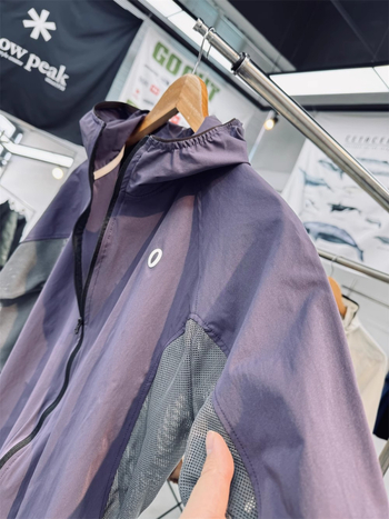Unisex vanjska jakna s kapuljom (Model 546; Poliester; UPF30+; Brzo sušenje; Prozračna)