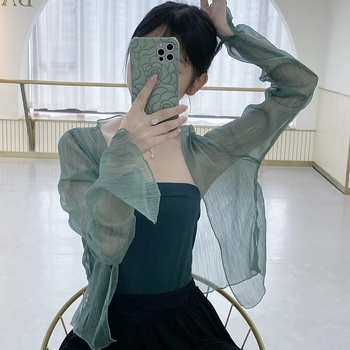 Vonkajšia vetrovka – syntetické vlákno, pruhovaný vzor, dlhý strih (syntetické vlákno; pruhovaný vzor; dlhý strih)