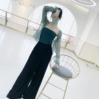 Vonkajšia vetrovka – syntetické vlákno, pruhovaný vzor, dlhý strih (syntetické vlákno; pruhovaný vzor; dlhý strih)