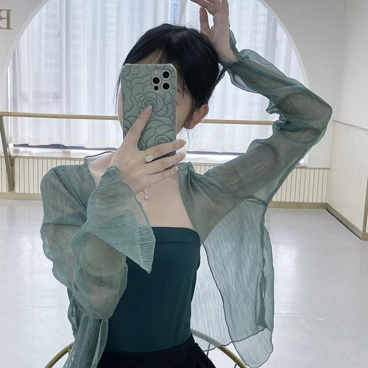 Vonkajšia vetrovka – syntetické vlákno, pruhovaný vzor, dlhý strih (syntetické vlákno; pruhovaný vzor; dlhý strih)