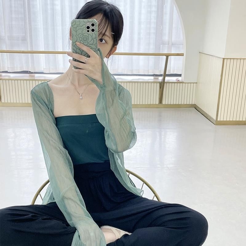 Vonkajšia vetrovka – syntetické vlákno, pruhovaný vzor, dlhý strih (syntetické vlákno; pruhovaný vzor; dlhý strih)