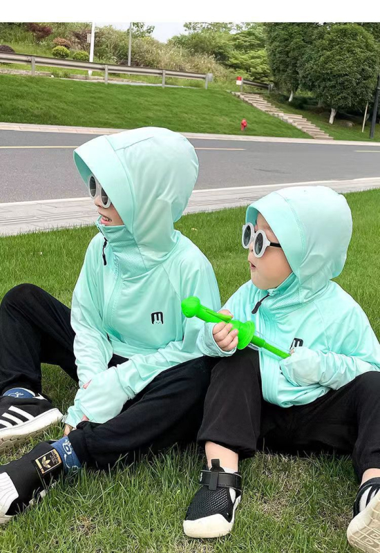 Tricou cu glugă pentru copii, protecție UV din țesătură Ice Silk, respirabil, uscare rapidă (Țesătură Ice Silk, protecție UV, respirabil, uscare rapidă)