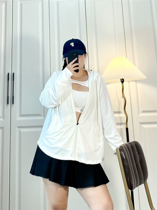 Palton cu glugă pentru protecție solară UPF50+ din ice silk, croială lejeră, lungime medie 65–80 cm, Vara 2024