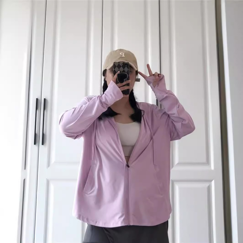 Palton cu glugă pentru protecție solară UPF50+ din ice silk, croială lejeră, lungime medie 65–80 cm, Vara 2024