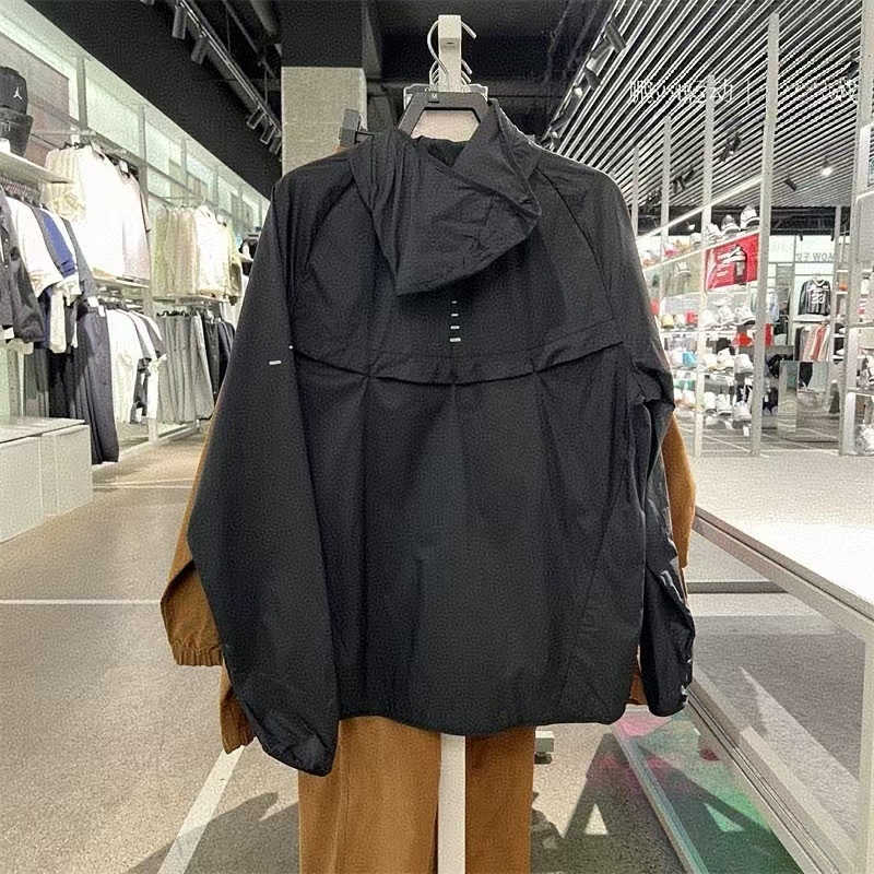 Jachetă de exterior tip windbreaker cu glugă, protecție UV 50+, uscare rapidă, respirabilă, ultraușoară