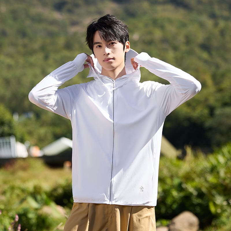 Jachetă de exterior cu protecție UV UPF50+, cu glugă, respirabilă și uscare rapidă, material 93% poliester / 7% elastan