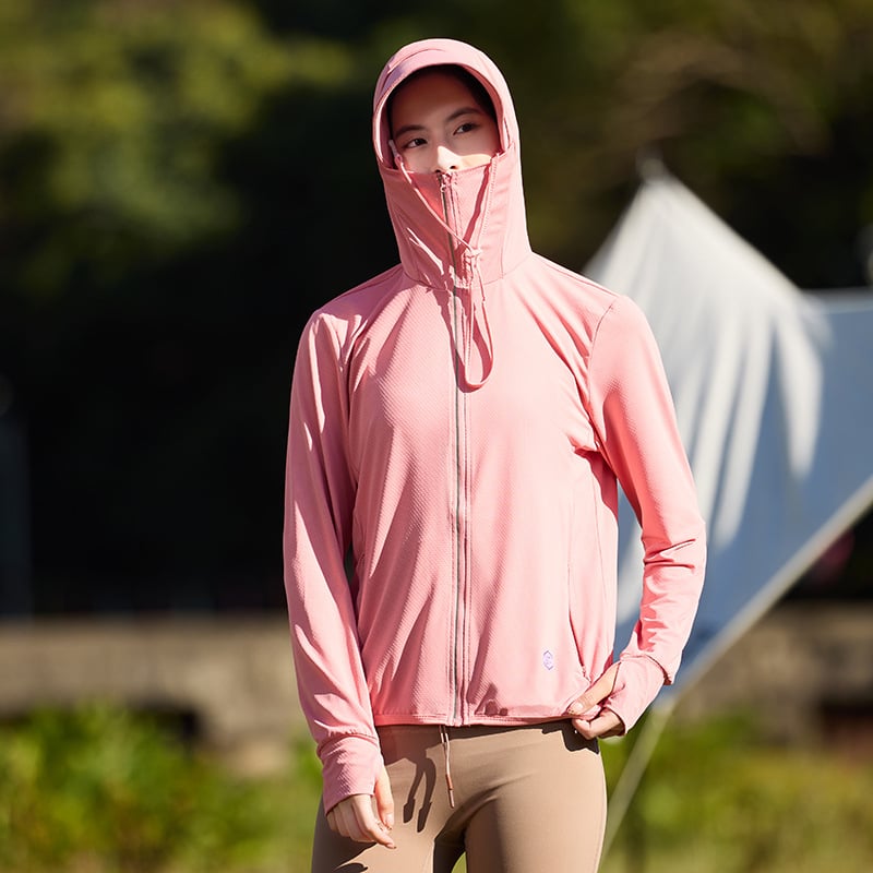 Jachetă de exterior cu protecție UV UPF50+, cu glugă, respirabilă și uscare rapidă, material 93% poliester / 7% elastan