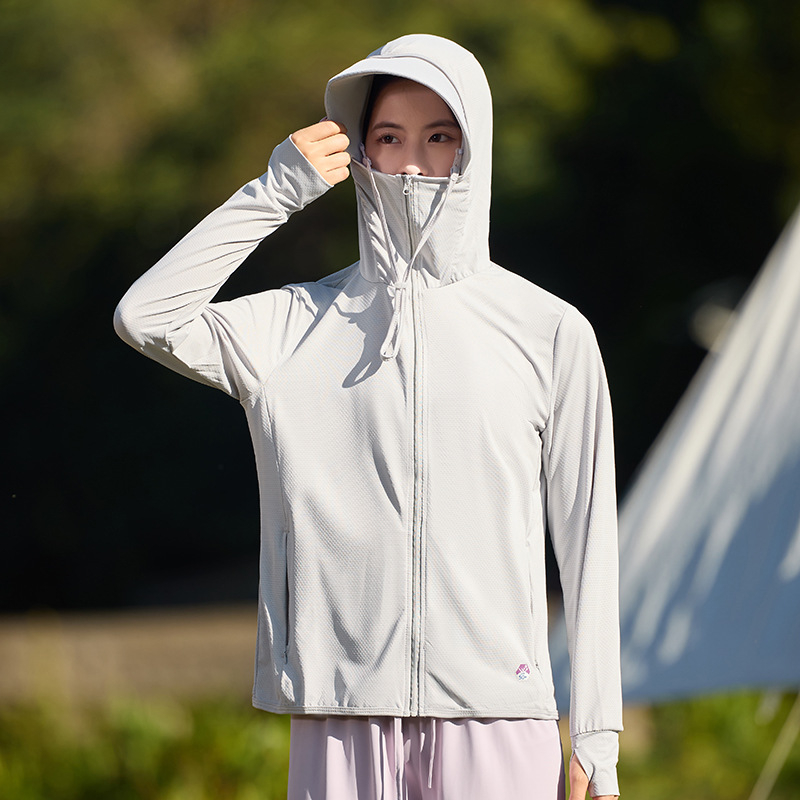 Jachetă de exterior cu protecție UV UPF50+, cu glugă, respirabilă și uscare rapidă, material 93% poliester / 7% elastan