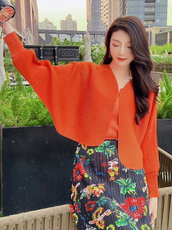 Kardigan s rukavima tipa Bat, V-izrez, tanak poliester, kratka duljina, glatka površina