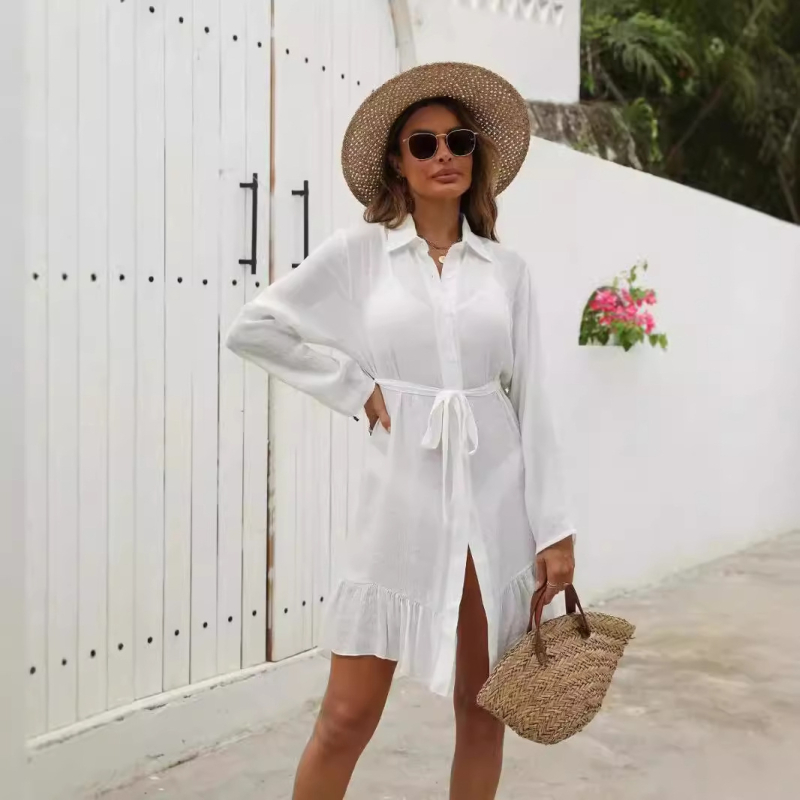 Plažna bluza od pamuka i poliestera, slobodan kroj, dugi rukavi, srednja duljina 65–80 cm, kopčanje na jedan red, proljeće 2024, elegantan gradski stil