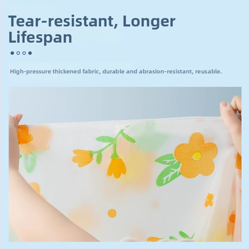 Elektrisko transportlīdzekļu pārklājs lietus un saules aizsardzībai; stils: animēts, mīļš, vienkāršs