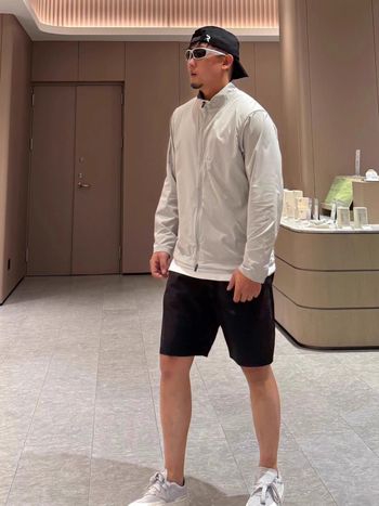 Muška lagana jakna s kapuljačom i stojećim ovratnikom, tanak poliester, UV zaštita 50, zatvarač sprijeda