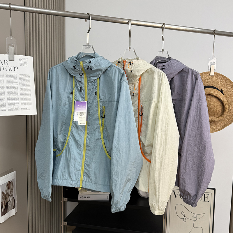 Unisex jakna za planinski stil, lagana, prozračna, vodootporna s kapuljom, dizajn blok boja