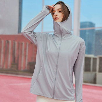 Geacă ușoară cu glugă și protecție UV – respirabilă, uscare rapidă, din poliester