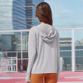 Geacă ușoară cu glugă și protecție UV – respirabilă, uscare rapidă, din poliester