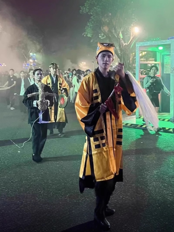 Halloween taoistička roba, taoistička odjeća, duga taoistička roba, drevni kostim, inspiriran Lin Zhengyingom, kostim za Tai Chi i Bagua nastup