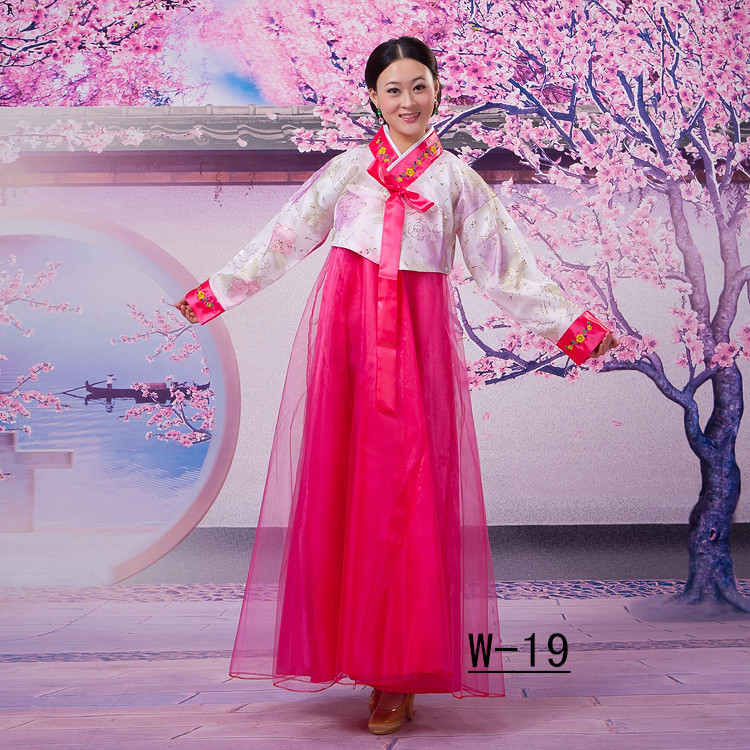 Ženski hanbok — pamukasto–mješani tkanina, glavna tkanina poliester, sekundarna tkanina lan, ljeto 2022, za uzrast 18–24