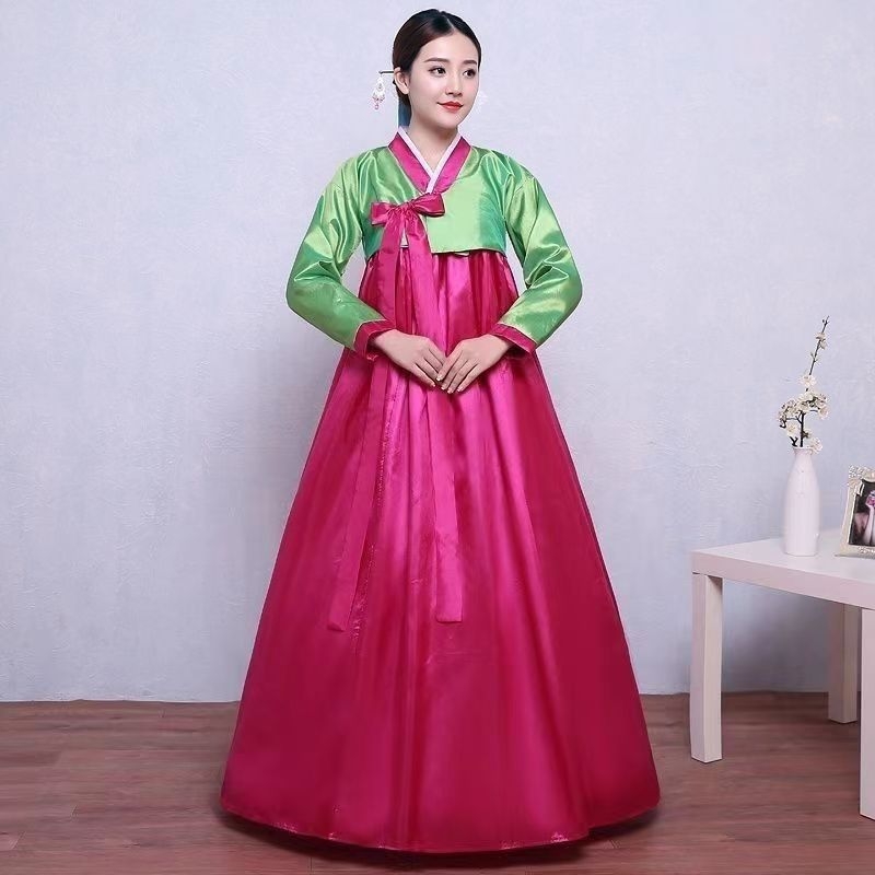 Ženski hanbok — pamukasto–mješani tkanina, glavna tkanina poliester, sekundarna tkanina lan, ljeto 2022, za uzrast 18–24