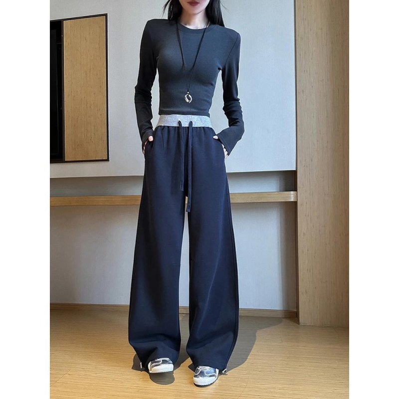 Ženske sportske hlače s fleece podstavom, pamuk-poliester smjesa (50–70% pamuka, 30–50% poliestera), visok pojas, straight/opušten kroj, zimska sezona 2025