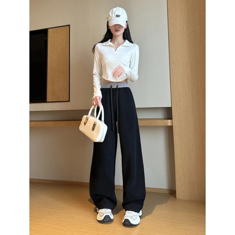 Ženske sportske hlače s fleece podstavom, pamuk-poliester smjesa (50–70% pamuka, 30–50% poliestera), visok pojas, straight/opušten kroj, zimska sezona 2025