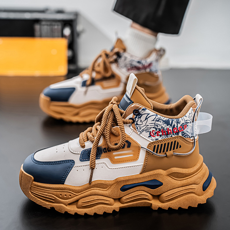 Vyriški darbo batai — atsparūs vandeniui, neslidūs, atsparūs dilimui, aukšti, gumos padas; viduje tinklas