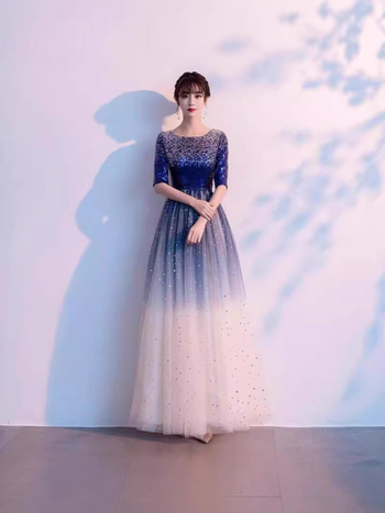 Női kórus hosszú flitteres estélyi ruha, poliészter anyag, 2025 tavasz, vasalásmentes.