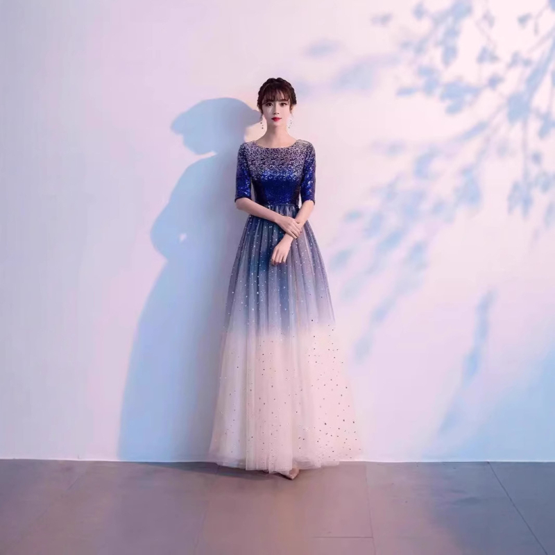 Női kórus hosszú flitteres estélyi ruha, poliészter anyag, 2025 tavasz, vasalásmentes.