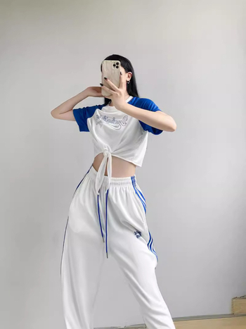 Táncruha csoportos előadásokhoz: utcai/K-pop/jazz/hip-hop stílusok, pamut anyag 80–90% pamut, nyár 2023