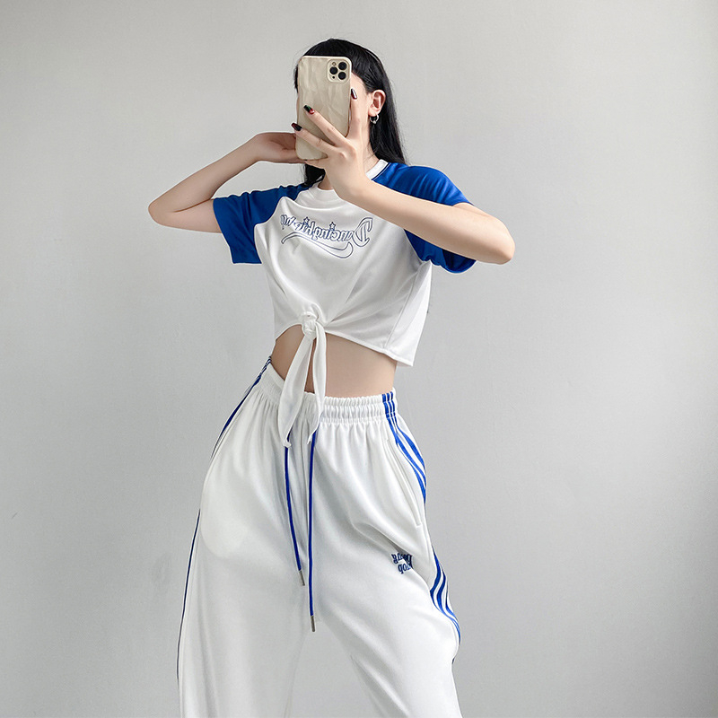 Táncruha csoportos előadásokhoz: utcai/K-pop/jazz/hip-hop stílusok, pamut anyag 80–90% pamut, nyár 2023