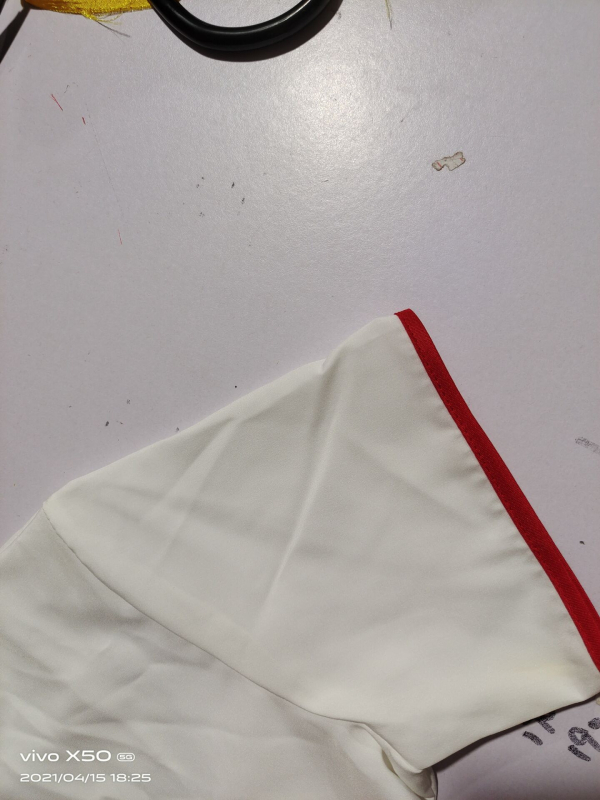 Unisex kostým pre bubnovanie a tanca draka a leva pre folklórny tanec; plošný materiál; jar 2025; vhodné pre vek 35–39 rokov