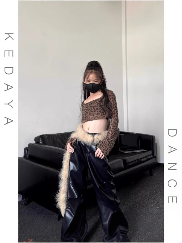 Детски комплект: леопардов принт къс топ и кожени панталони, качулка, дълги ръкави, полиестер, за сценично танцово изпълнение