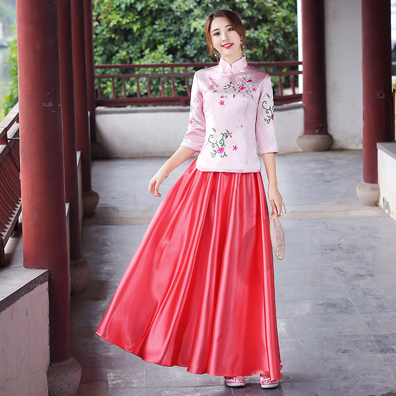 Rochie lungă pentru domnișoare de onoare, în stil chinezesc, cu model floral, mâneci jumătate, amestec din poliester (90% poliester, 2% bumbac, 5% in, 1% mătase tussah)