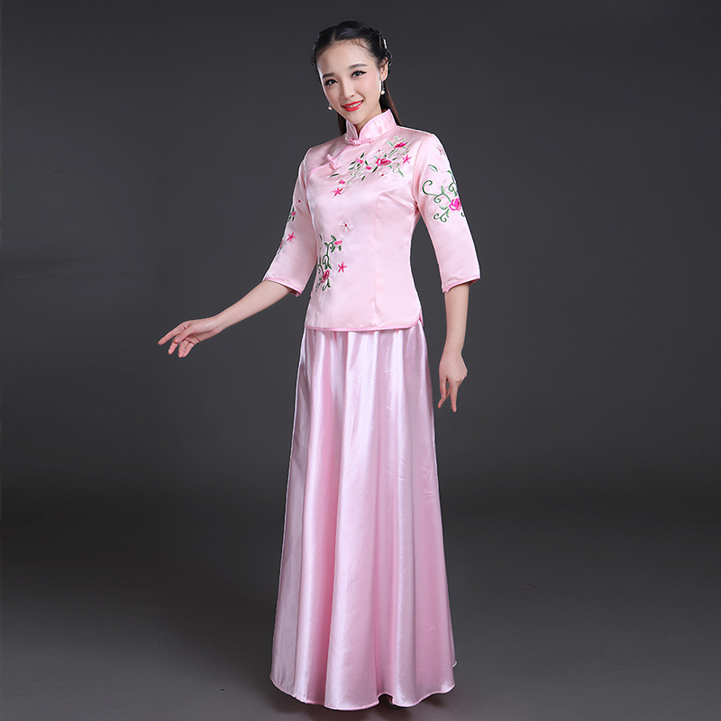 Rochie lungă pentru domnișoare de onoare, în stil chinezesc, cu model floral, mâneci jumătate, amestec din poliester (90% poliester, 2% bumbac, 5% in, 1% mătase tussah)