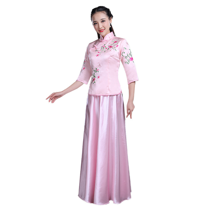 Rochie lungă pentru domnișoare de onoare, în stil chinezesc, cu model floral, mâneci jumătate, amestec din poliester (90% poliester, 2% bumbac, 5% in, 1% mătase tussah)