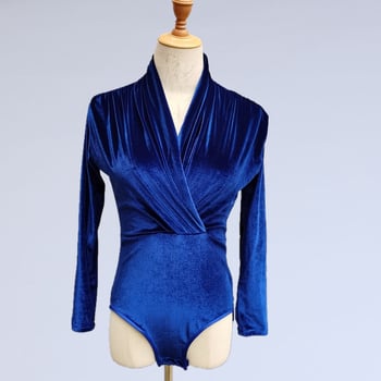 Rochie de practică pentru dans latino – Top cu mâneci lungi din catifea pentru femei, Costum de dans profesional pentru scenă (Țesătură: Chemical Fiber Blending; Material principal: Spandex; Captuseala: Spandex; Ocazii: Dans latino)