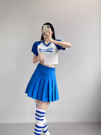 Vară 2023: Costum feminin de grup pentru dans pe campus – țesătură bumbac-poliester, 80-90% poliester, 80-90% bumbac.