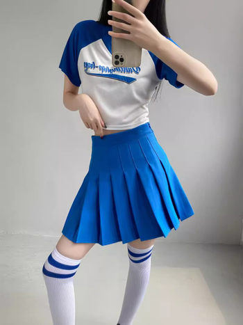 Vară 2023: Costum feminin de grup pentru dans pe campus – țesătură bumbac-poliester, 80-90% poliester, 80-90% bumbac.