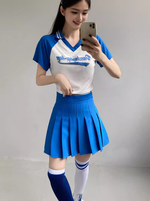 Vară 2023: Costum feminin de grup pentru dans pe campus – țesătură bumbac-poliester, 80-90% poliester, 80-90% bumbac.