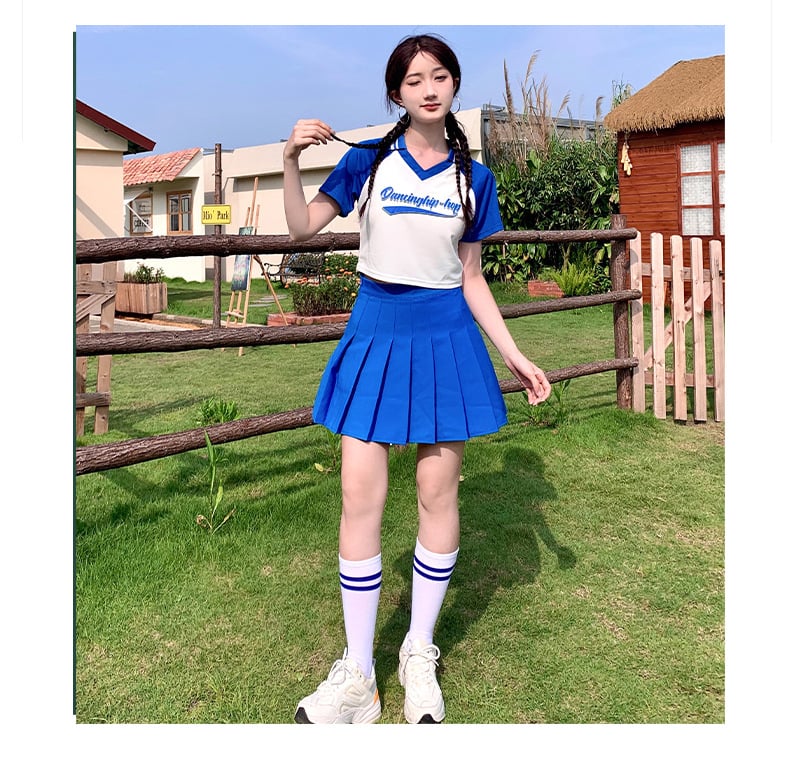 Vară 2023: Costum feminin de grup pentru dans pe campus – țesătură bumbac-poliester, 80-90% poliester, 80-90% bumbac.