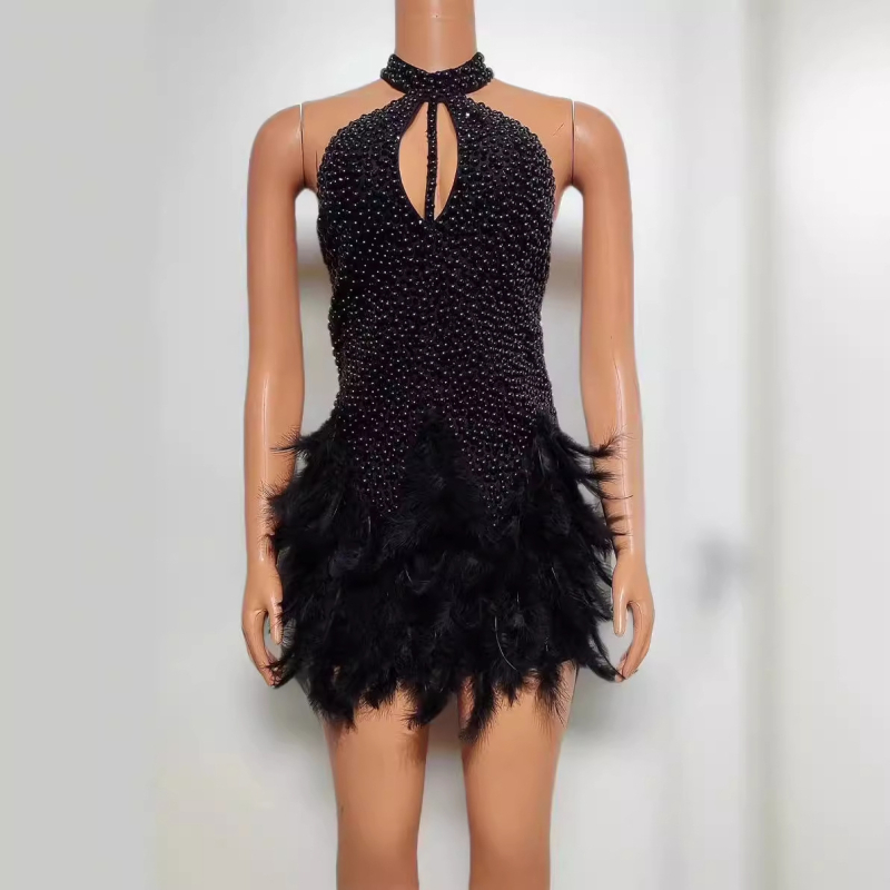 Stage ruha gyöngyökkel a klubban – DJ énekes és GOGO szexi műsorvezető; anyag: spandex 90–95% (fő), másodlagos 80–90% spandex