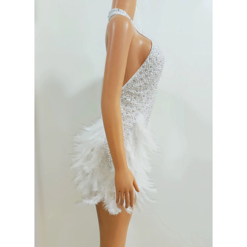 Stage ruha gyöngyökkel a klubban – DJ énekes és GOGO szexi műsorvezető; anyag: spandex 90–95% (fő), másodlagos 80–90% spandex