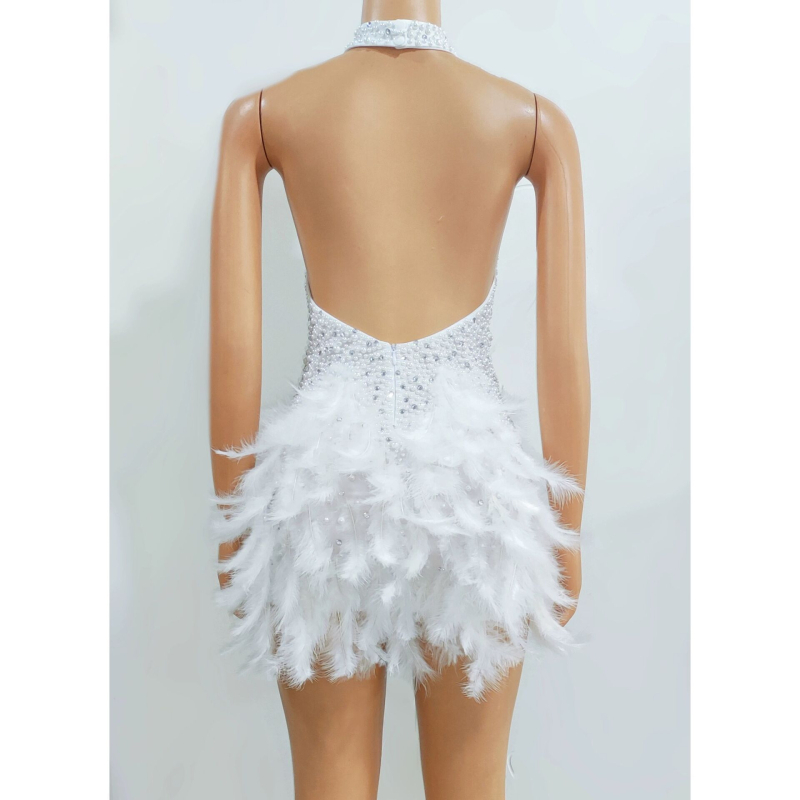 Stage ruha gyöngyökkel a klubban – DJ énekes és GOGO szexi műsorvezető; anyag: spandex 90–95% (fő), másodlagos 80–90% spandex