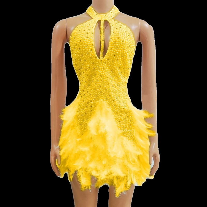 Stage ruha gyöngyökkel a klubban – DJ énekes és GOGO szexi műsorvezető; anyag: spandex 90–95% (fő), másodlagos 80–90% spandex