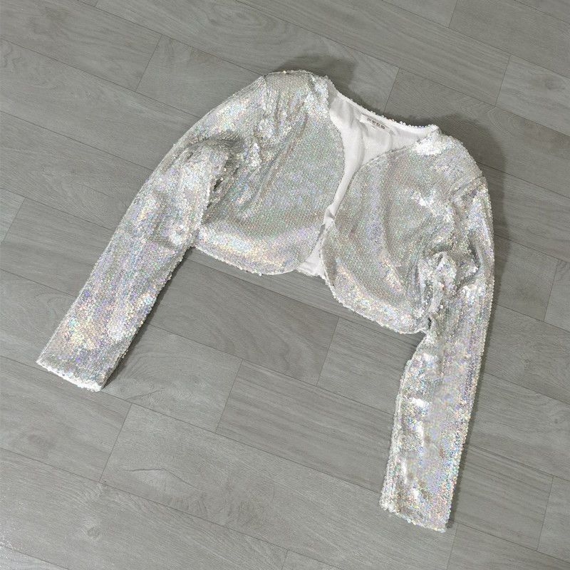 Chen Zhuoxuan inspirirano: sequin izvedbeno odijelo za žensku grupu, go-go bar, prsluk od perja i snažan scenografski set